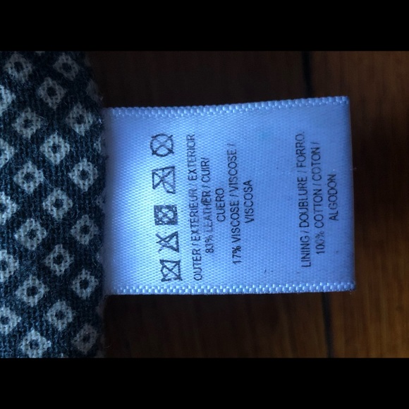 Anthropologie pouch - Picture 5 of 11